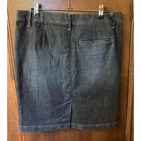 Converse Denim Skirt, One Star, size 6 - Picture 2 of 5